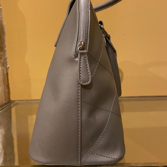 NWT Kenneth Cole Reaction Silver Dome Bag - Picture 3 of 8